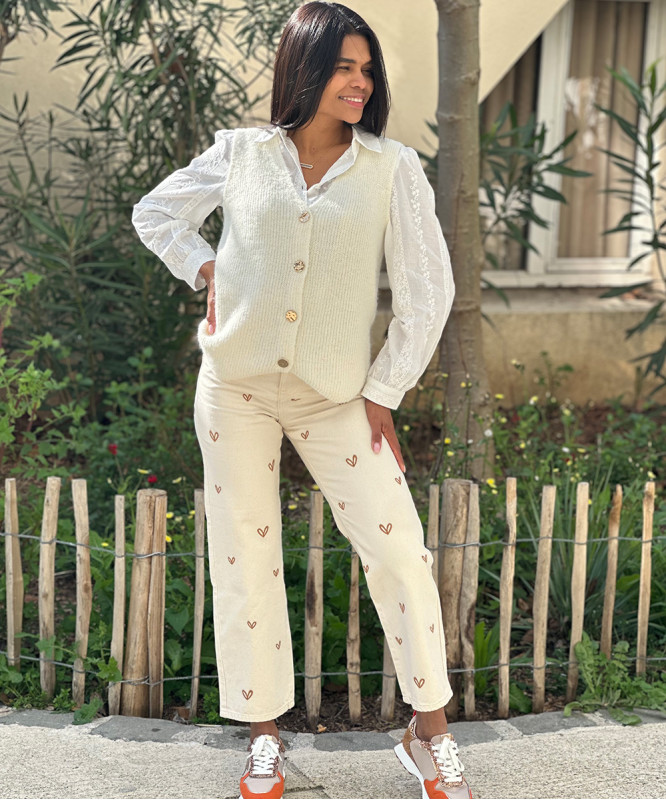 Pantalon en coton beige coeurs brodés marrons